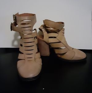 Free People size 5.5/6 high heeled strapped sandal